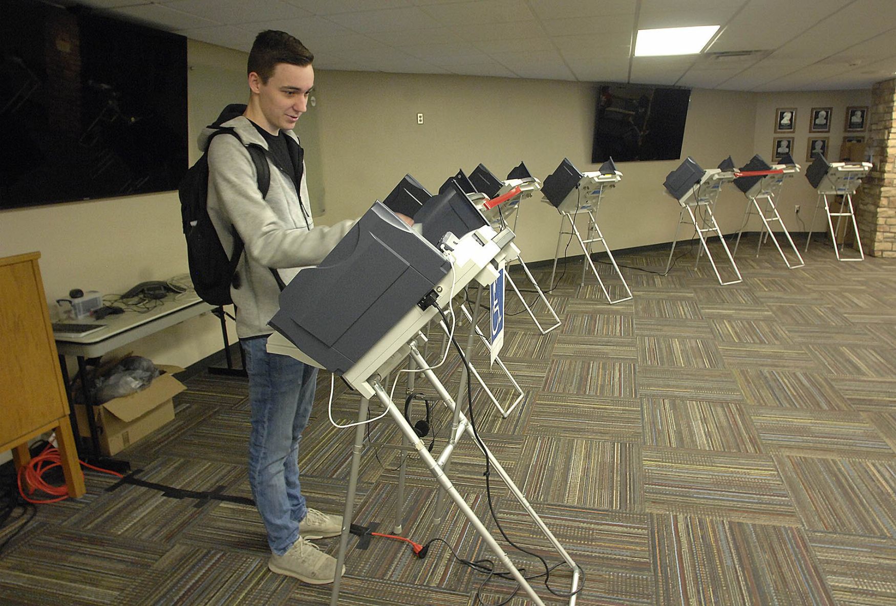 030320-blm-loc-8earlyvoting
